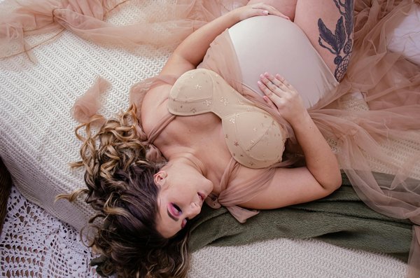 Grossesse et travail : gérer la balance entre carrière et maternité